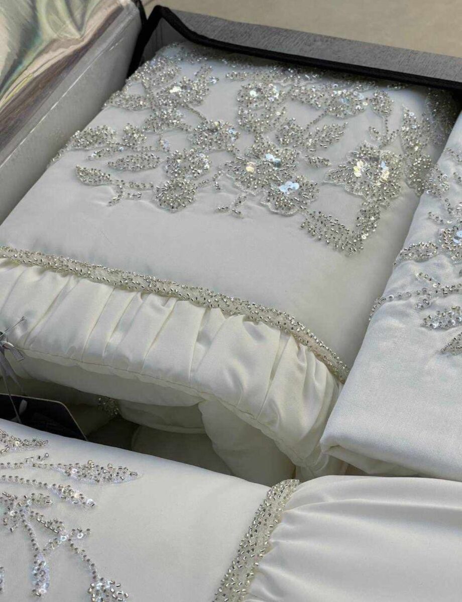 11 pieces - Bedsheets set