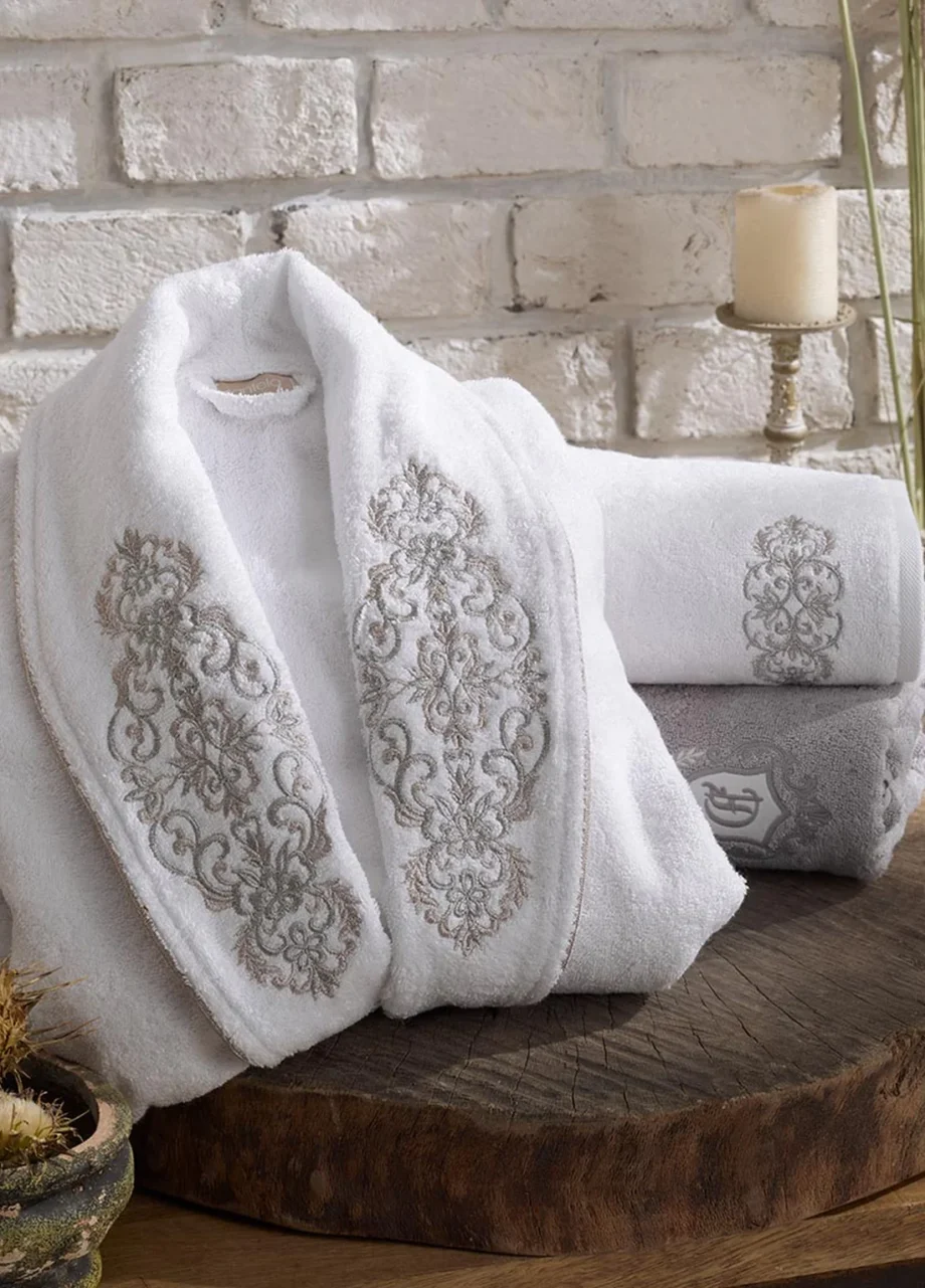 6-Piece Embroidered Bamboo Bathrobe Set - White/Grey